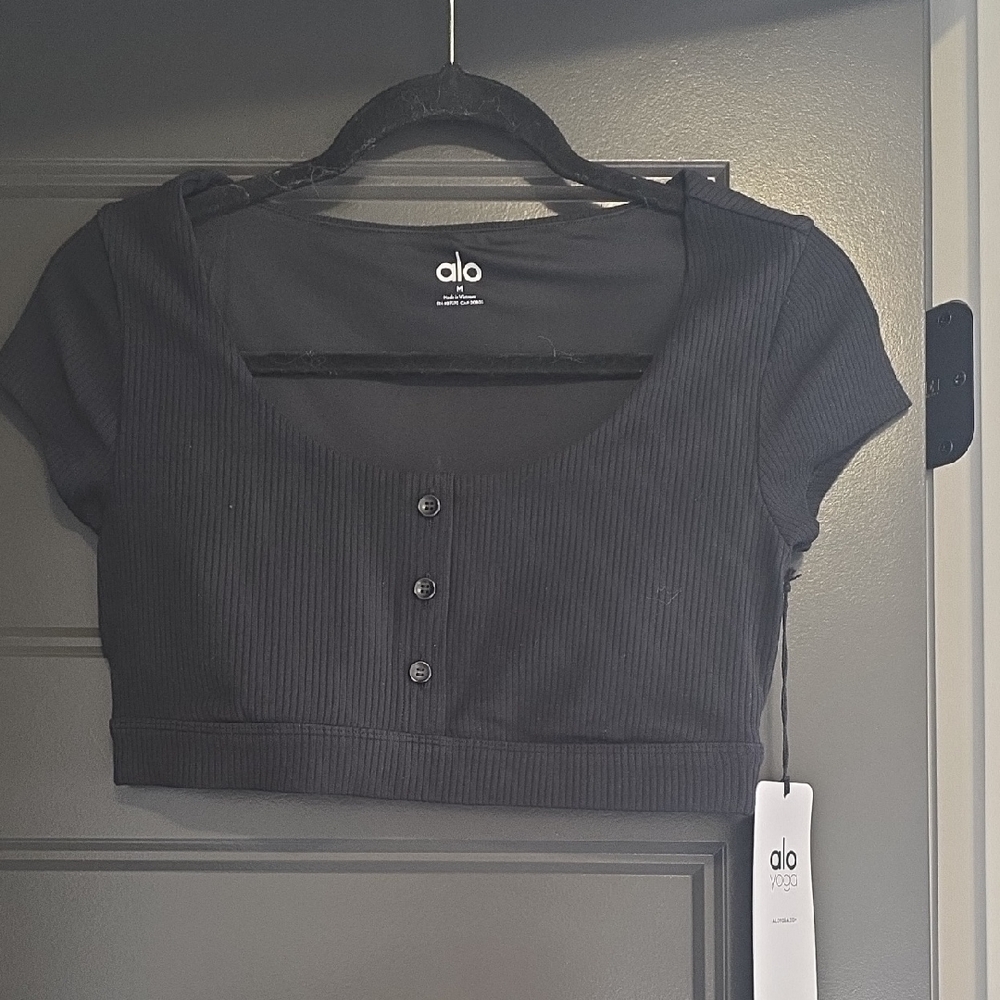 NEW ALO Yoga Black Ribbed Crop Top
